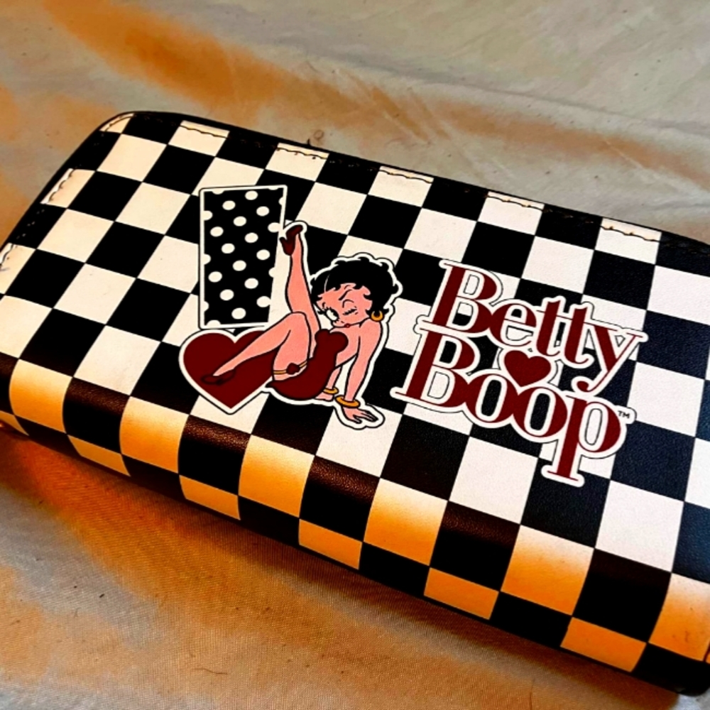 Betty Boop 2 toned wallet